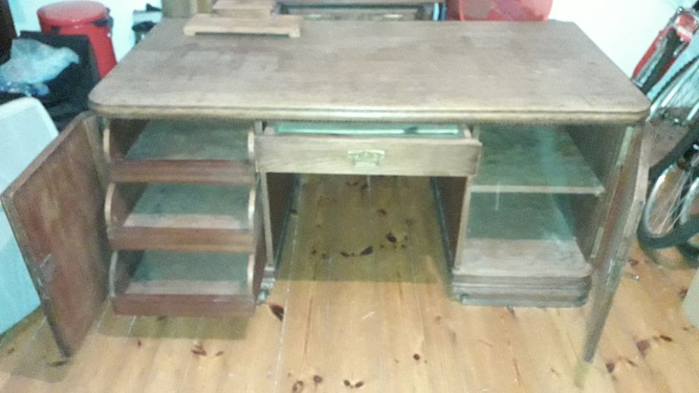 biurko drewniane stare