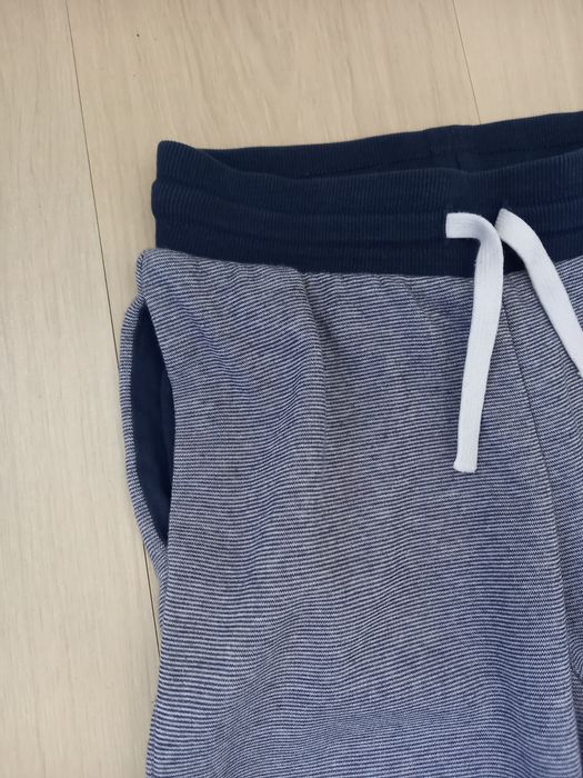 Утеплений спортивниф костюм H&M р146