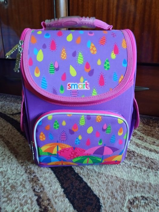 Продам шкільний портфель для дівчинки