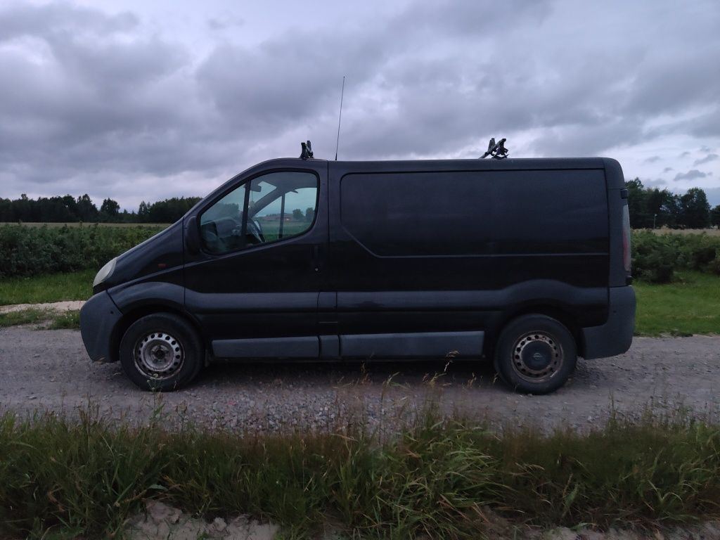 Opel Vivaro 1.9 DTi 2003r HAK Radio Android WEBASTO ZAMIANA