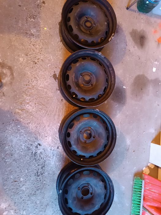 Felgi stalowe Citroen Berlingo Peugeot Partner 61/2Jx15 plus szpilki