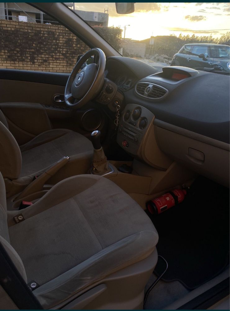 Renault Clio 1.5 dCi 2006 - Diesel, Económico e Confortável