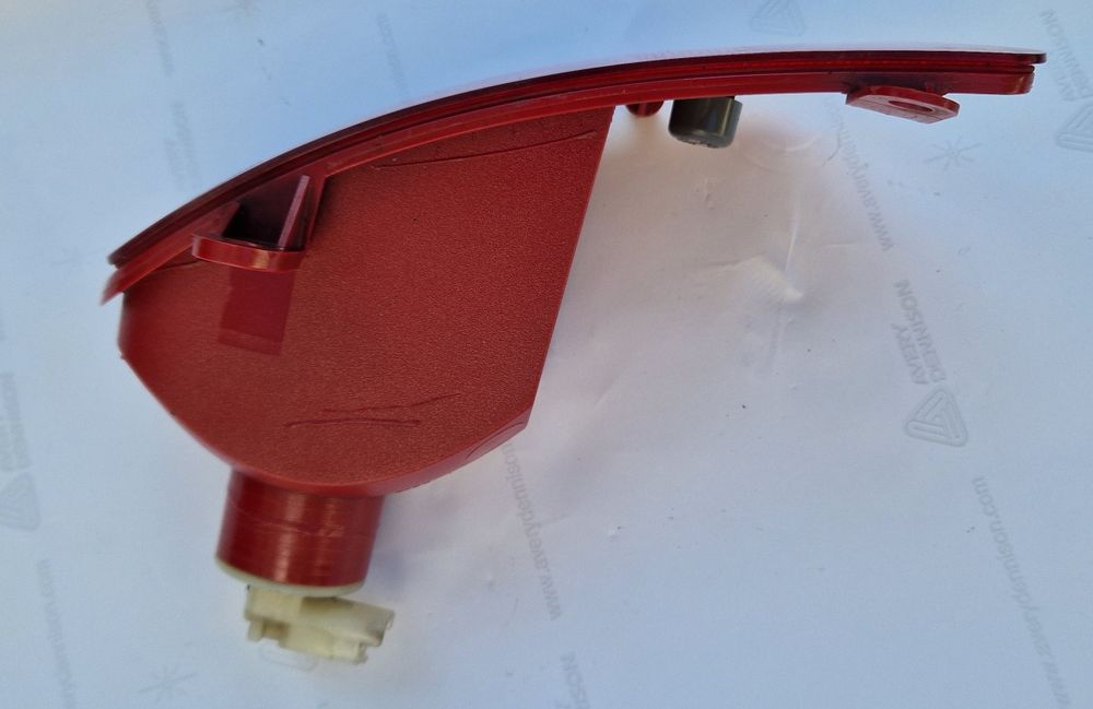 Lampa przeciwmgielna tył peugeot 3008