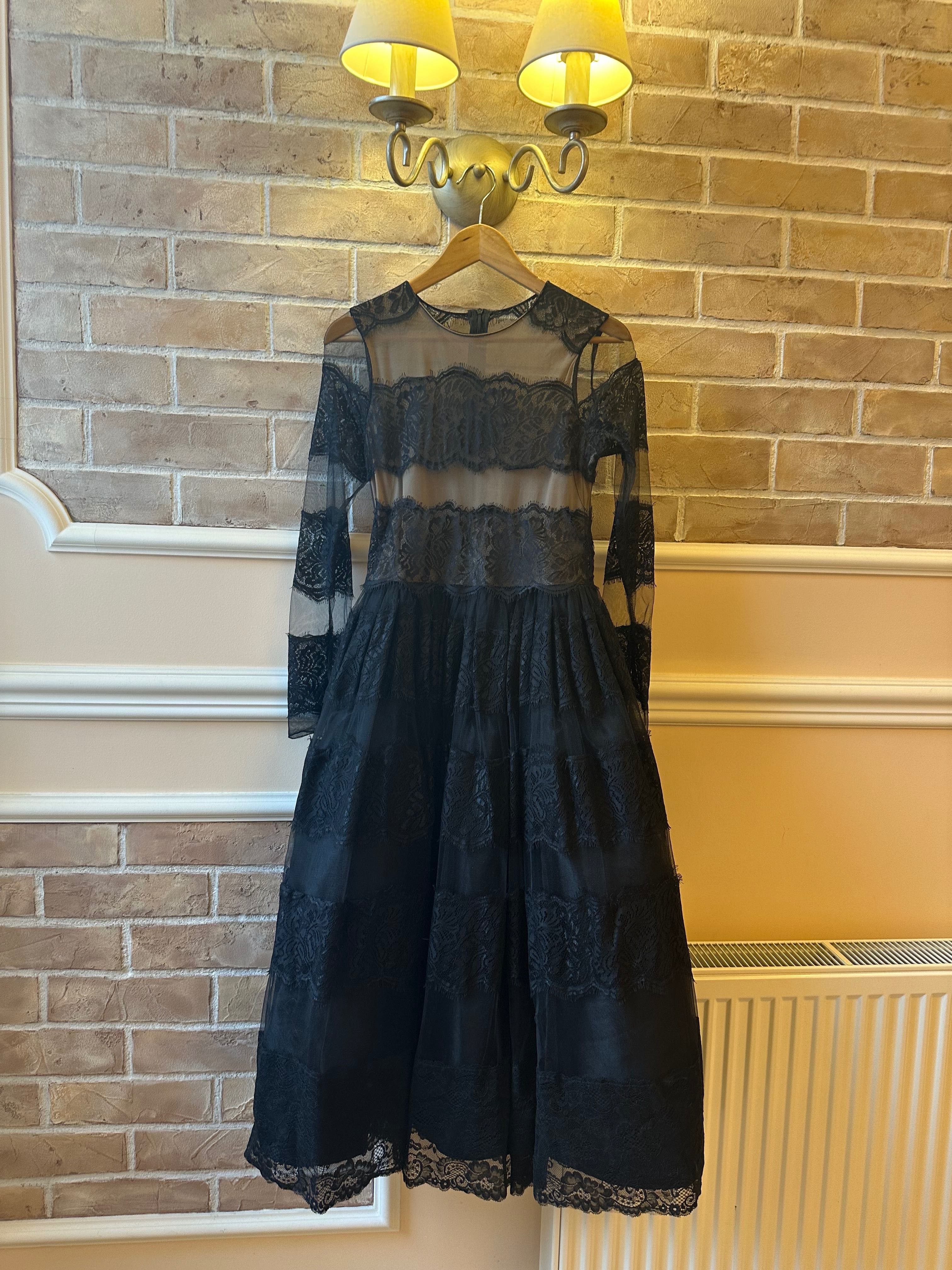 Сукня чорна на свято