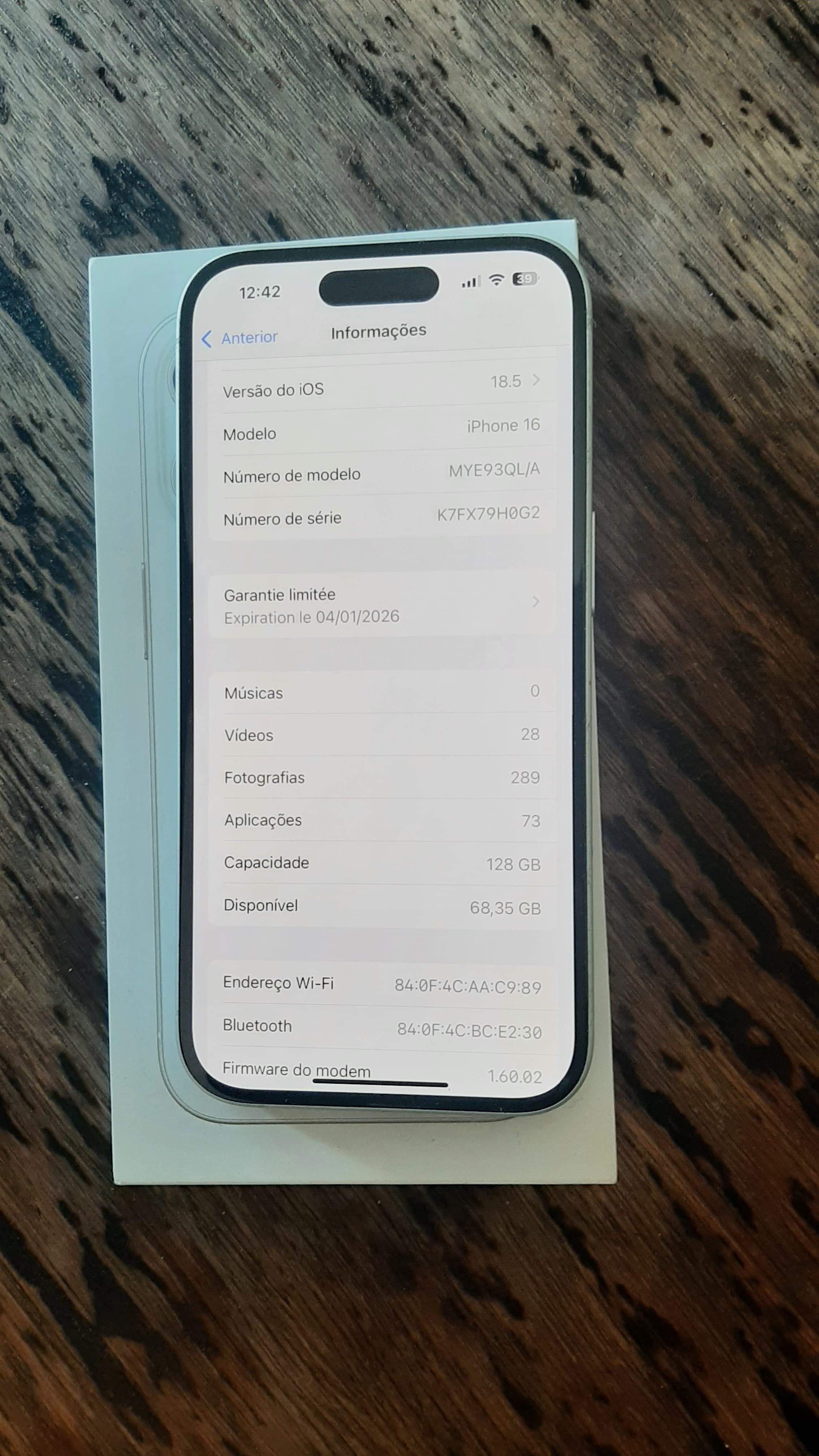 iPhone 16 impecável