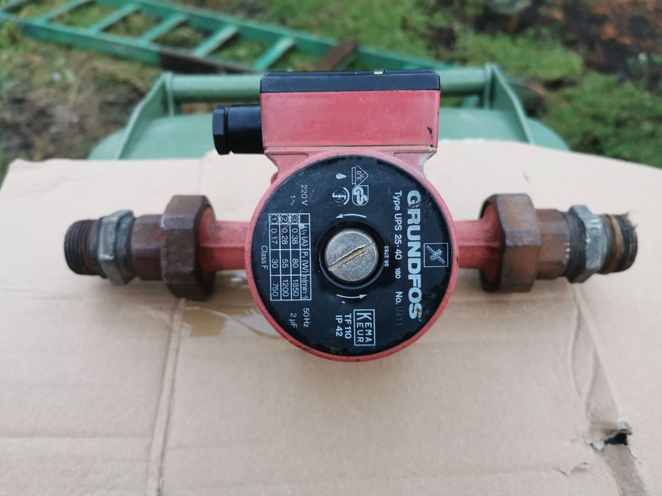 Pompa GRUNDFOS UPS 25-40 do ogrzewania.