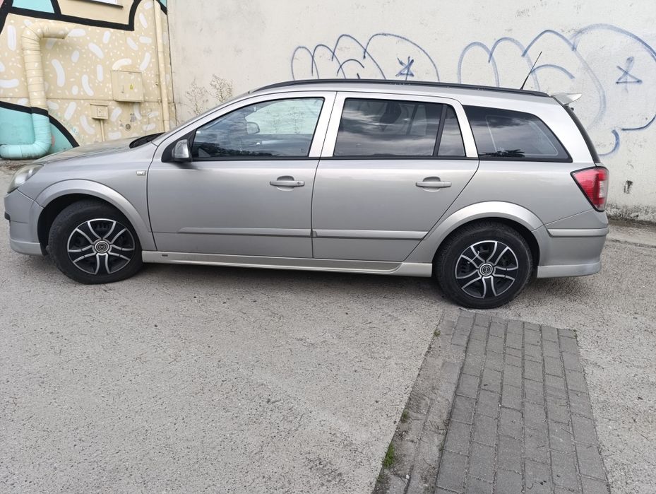 Продаж Опель Астра Н (2006)