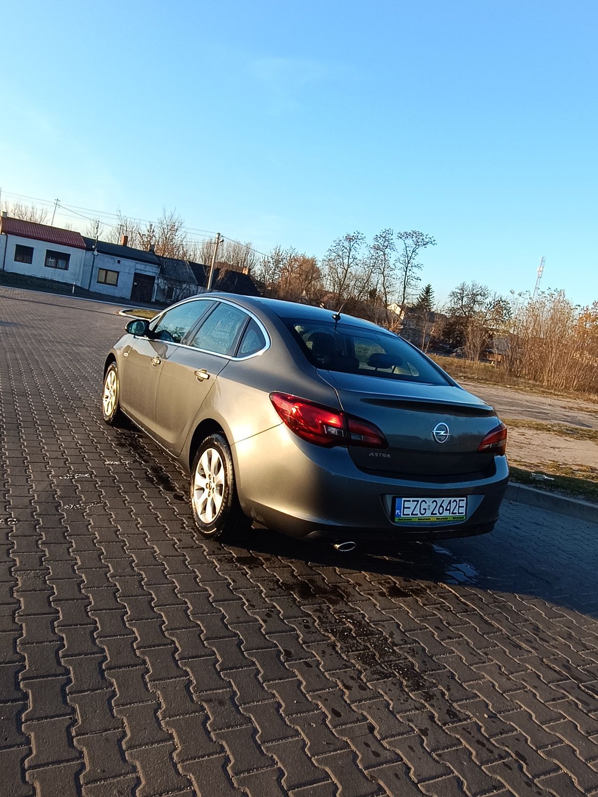 Opel Astra 1,4 turbo 140km LPG.