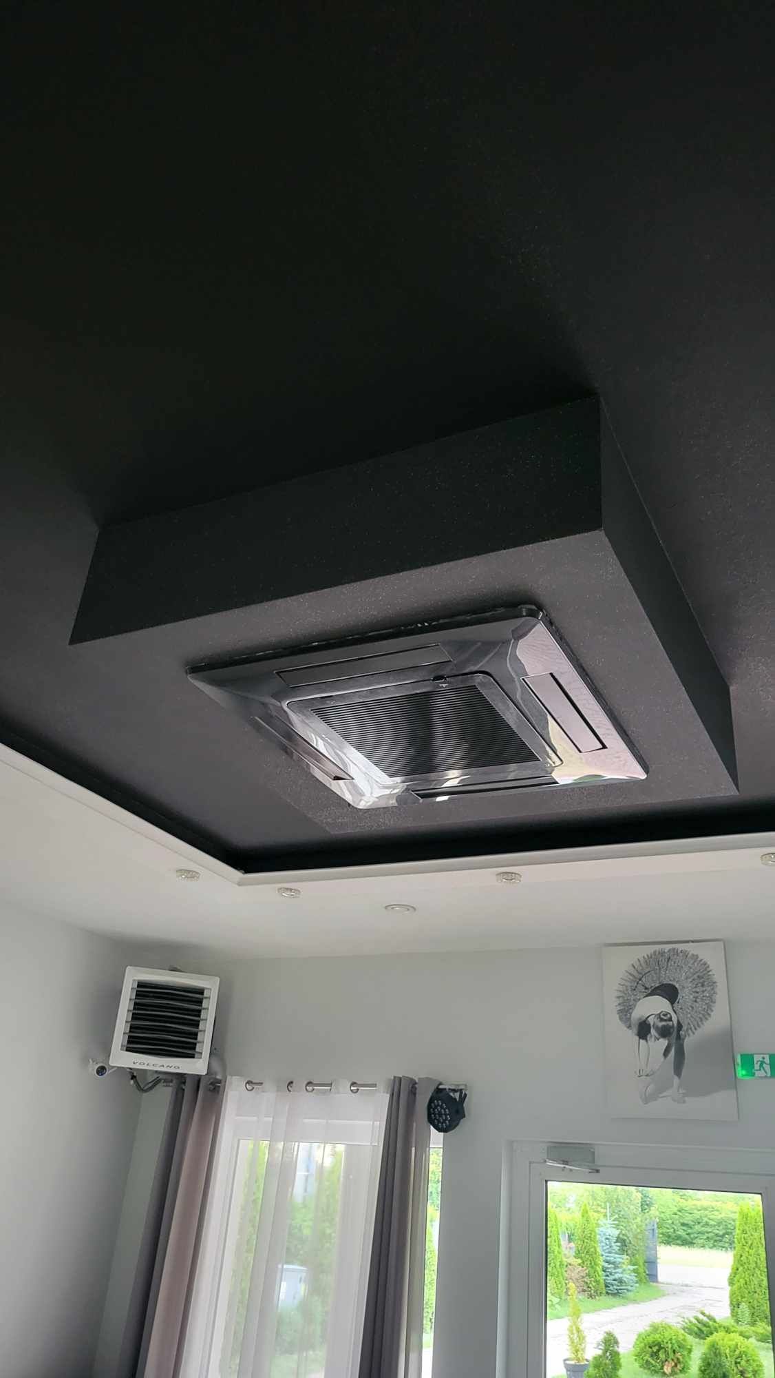 Sprzedam klimatyzację kasetonową LG 28kw
