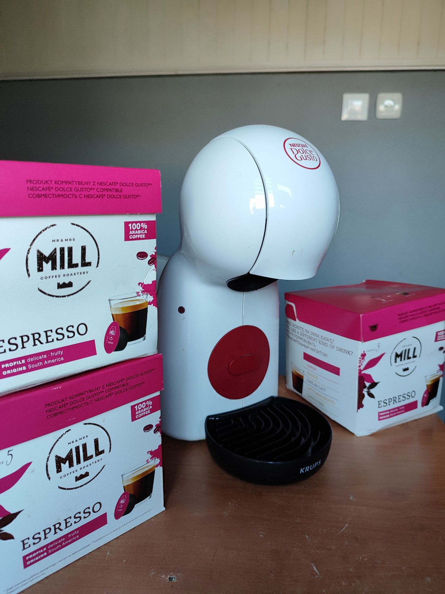 Ekspres do kawy Krups NESCAFE Dolce Gusto Piccolo + Kawa 50 Kapsułek