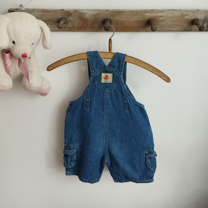 Jeansowe ogrodniczki chłopięce Cherokee, rozmiar 74 (6–9 miesięcy).
