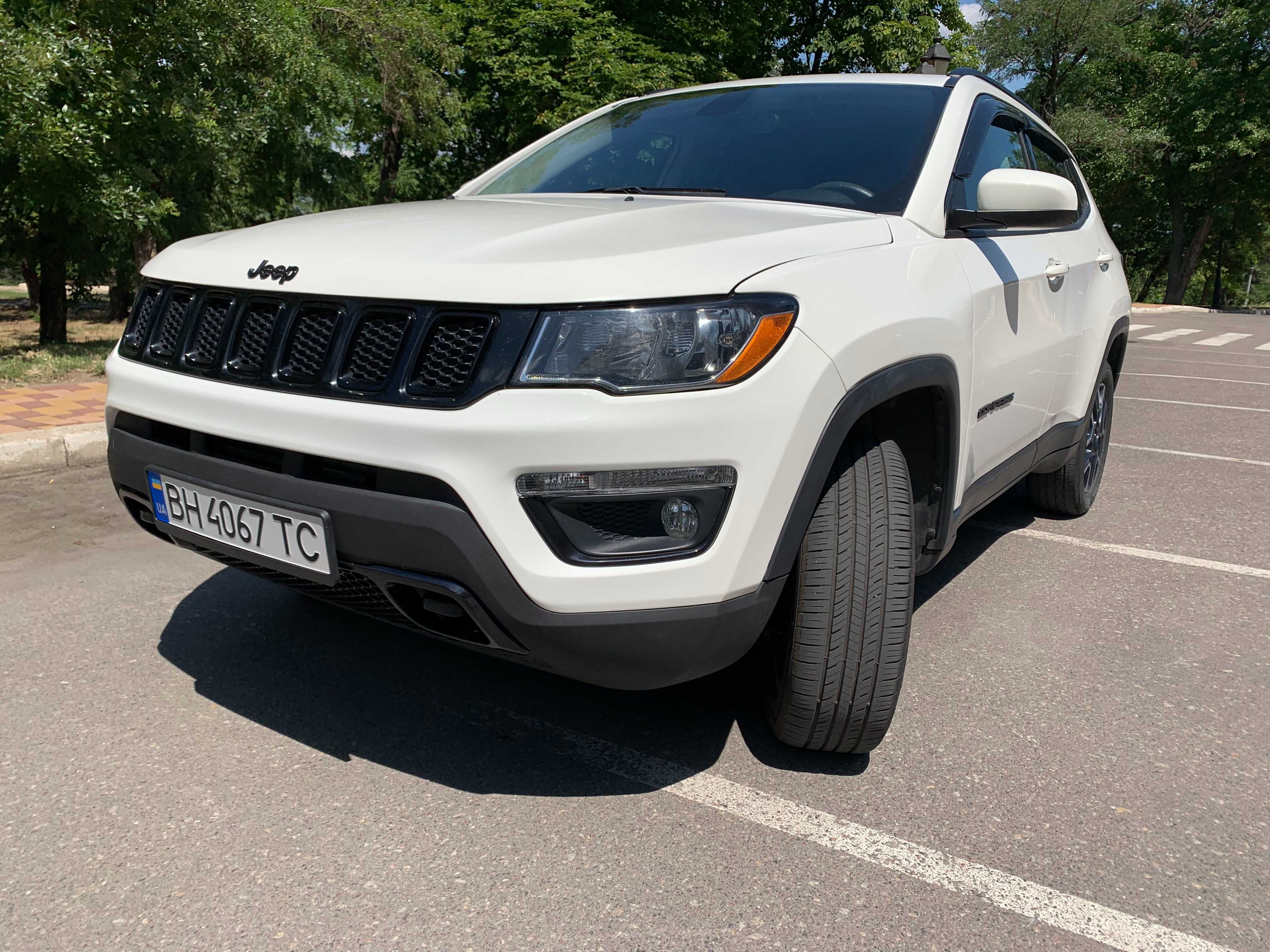 Jeep Compass 2019 як новий 2,4 л 4x4 безключовий доступ 77т км