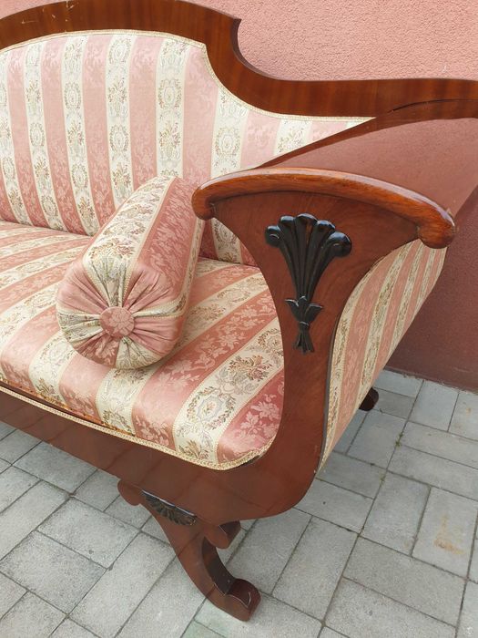 Piękna Sofa Bidermeier