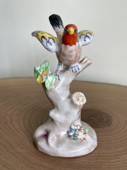 Figura porcelana Artibus Ave Passarinho Pintasilgo Biscuit