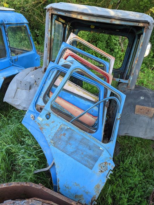 Двері праві Кабіни мТз 80 Каркас дверей Запчасти ШРОТ Кабина МТЗ 82