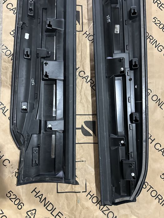 Накладка молдінг дверей Audi Q7 4M0 ліва передня задня