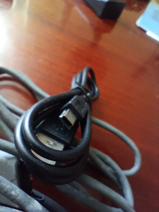 Кабелі різних типів, micro usb, перехідники DIN, тюльпани, AUX, iPhone