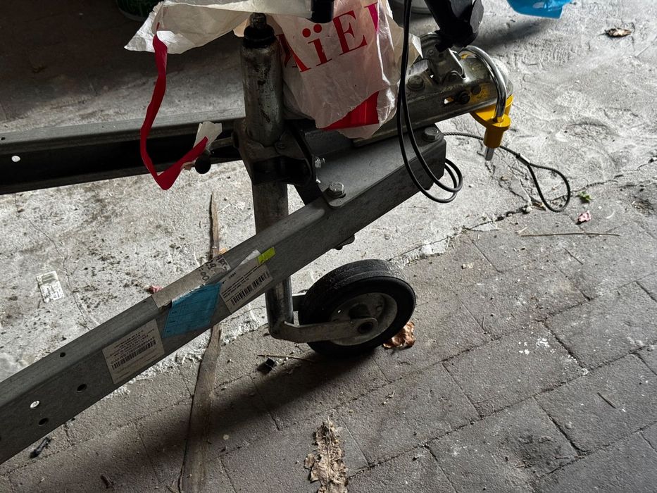 Unitrailer - - -  Przyczepka Unitrailer dwuosiowa