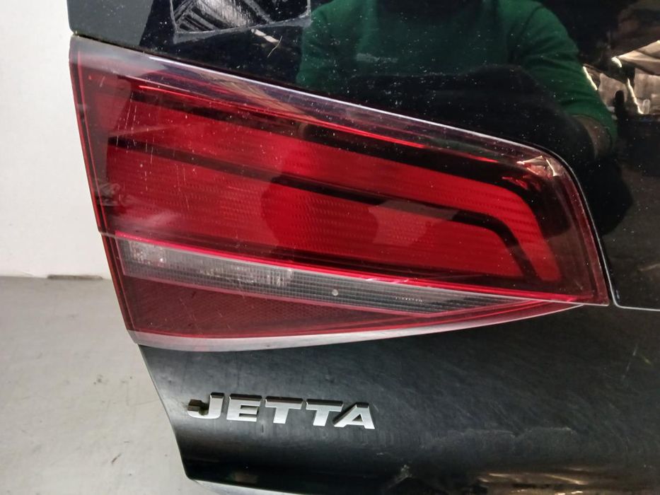 Farolim da mala esquerdo VOLKSWAGEN Jetta IV (162, 163)