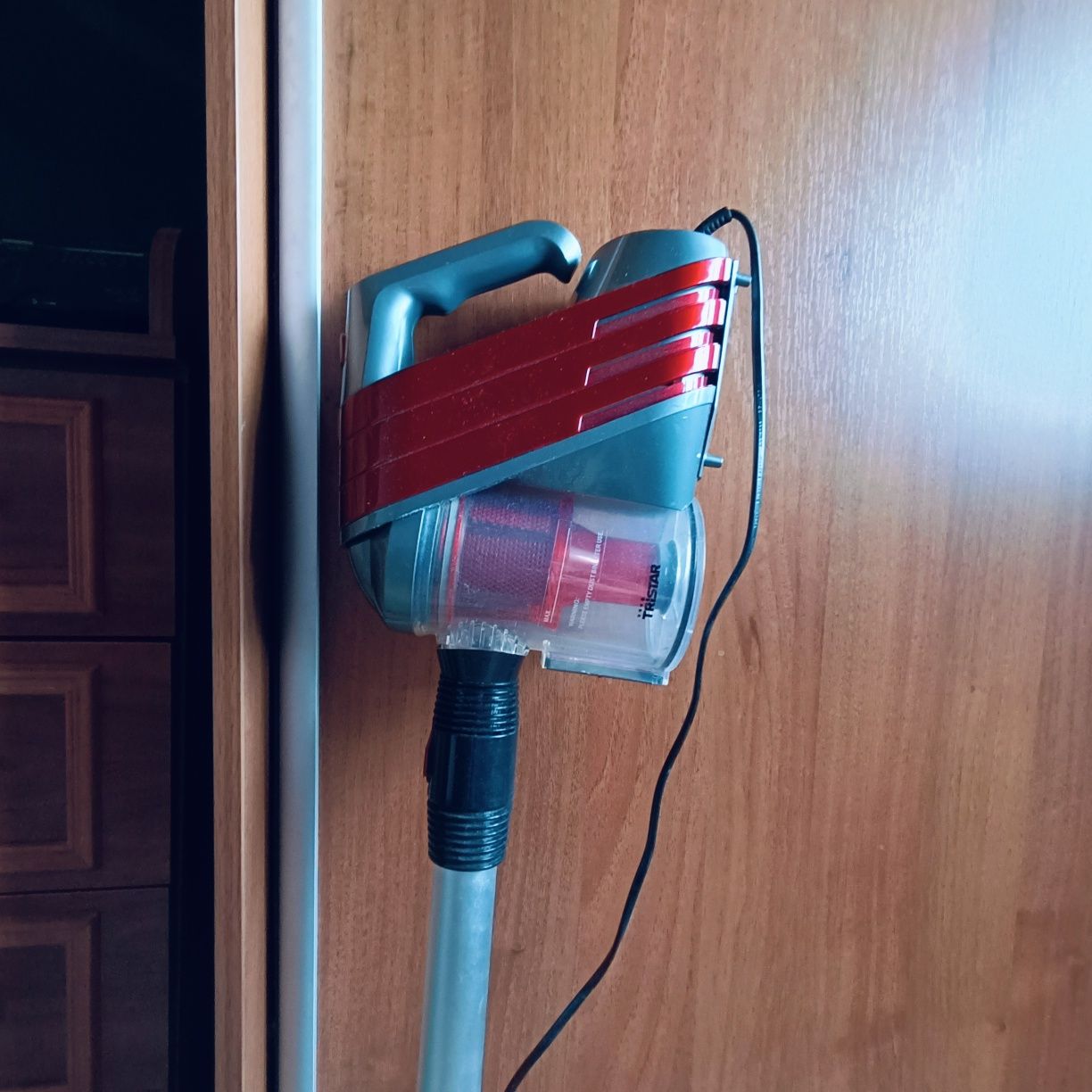 Продам  безмешковый пылесос