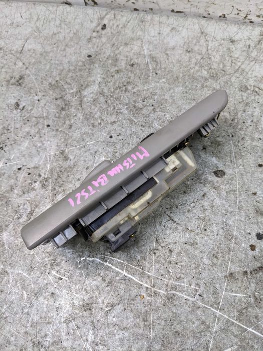 Mitsubishi Space Runner Przełącznik Szyb Lewy Przód