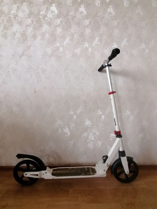 Двоколісний самокат Scale Sports