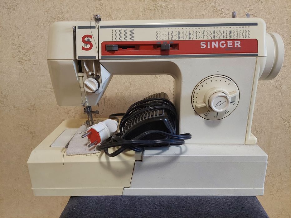 Швейна машинка Singer 3343С з США 1993 року