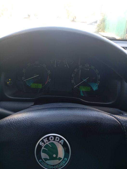 Продам шкода тур 2008 1.6