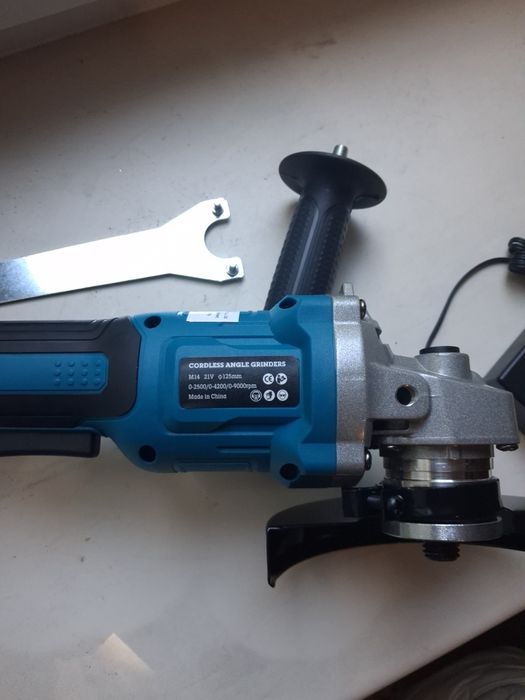 Болгарка  безщіткова комплект 125мм