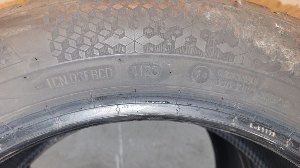 Opony zimowe Continental 215/55/17