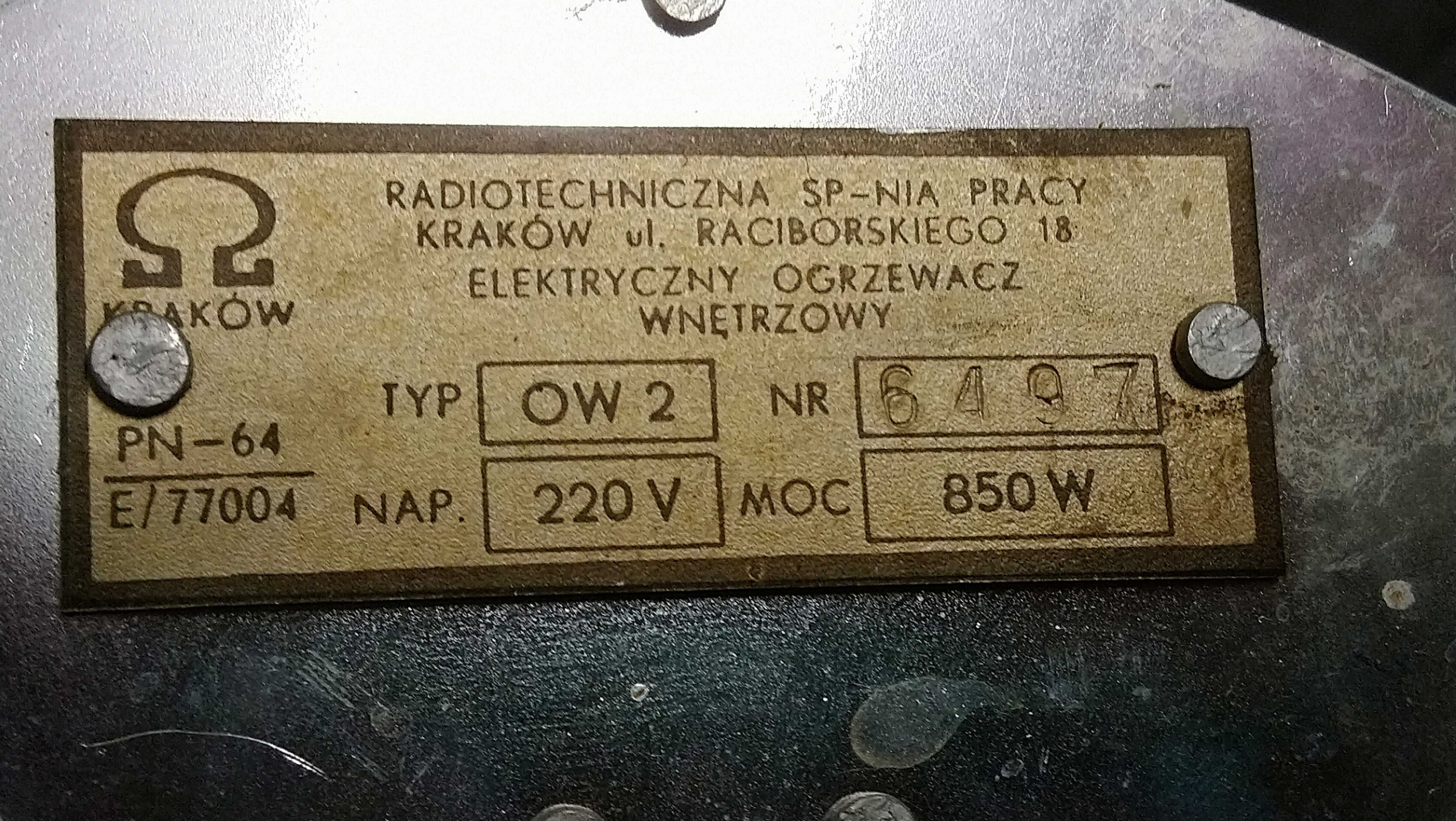 Grzejnik elektryczny z lat PRL z kablem