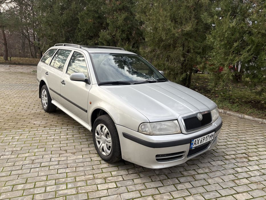 Skoda Oktavia tour 1.6 mpi автомат