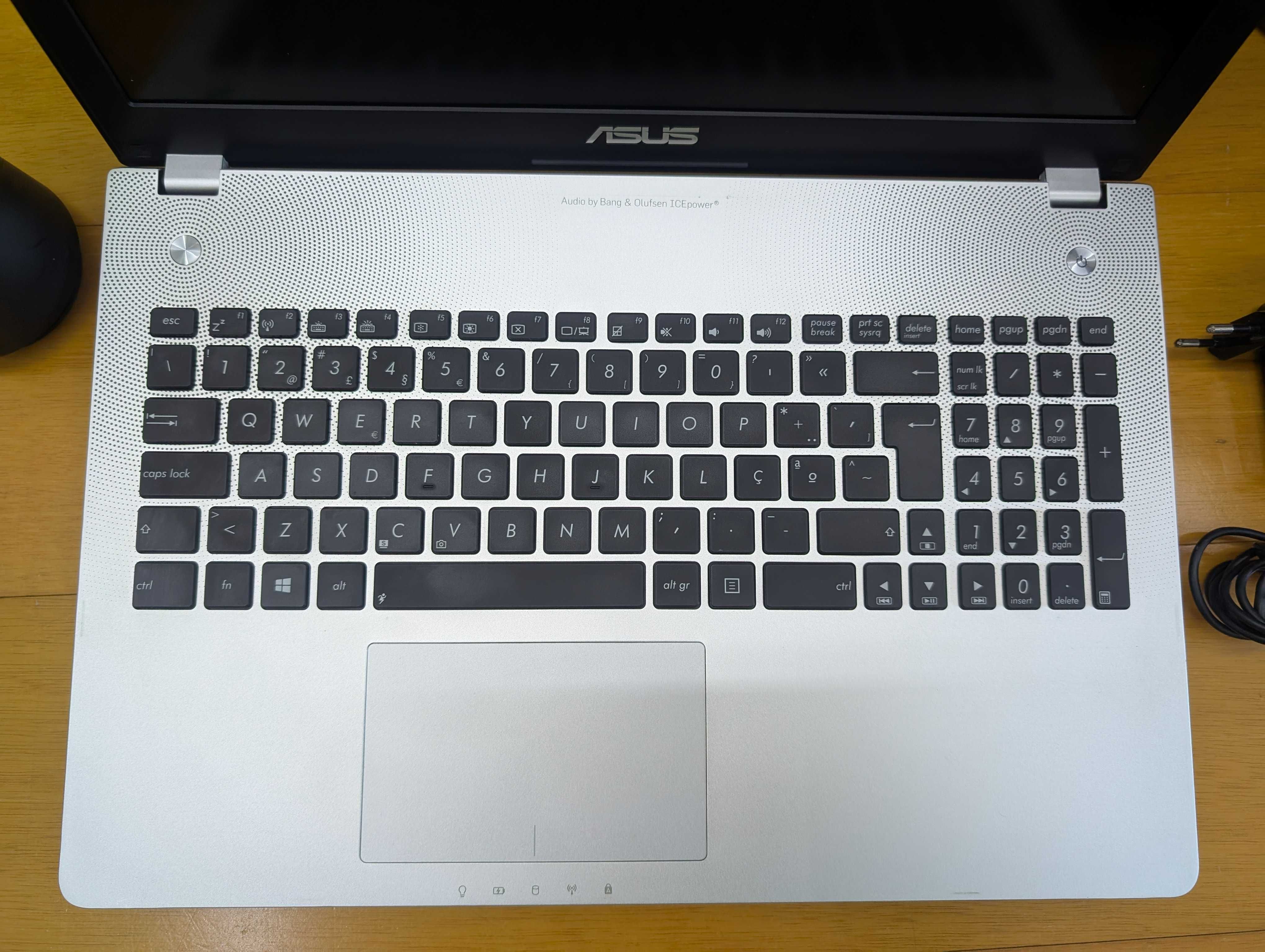 Computador portátil ASUS i7 NVIDIA GT650M 16Gb RAM SSD250 Win11 15.6"