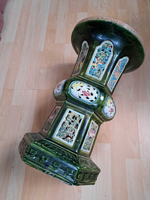 Антикварный керамический стол Майолика Птицы Животные. Нидерланды.