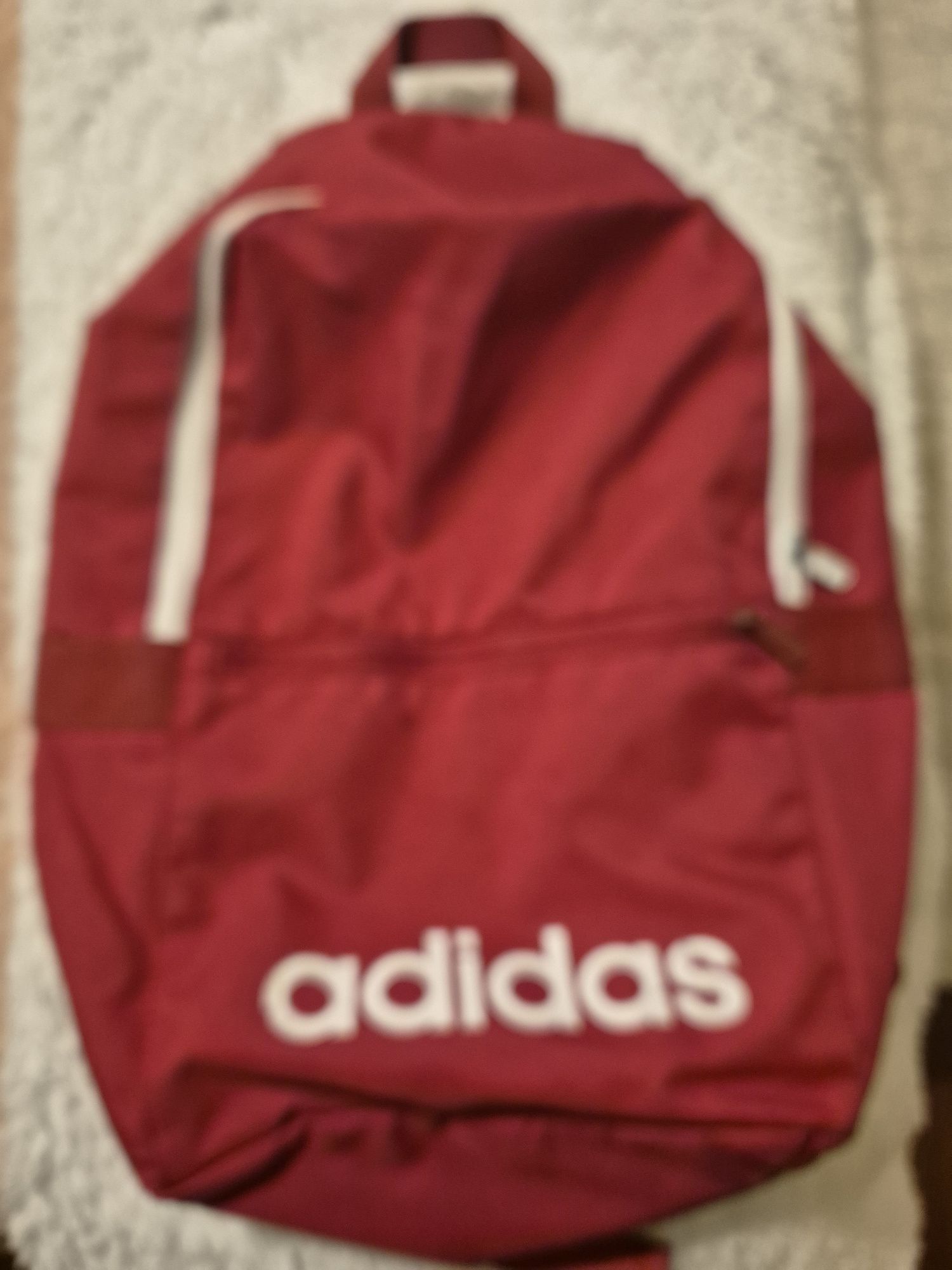 Mochila adidas vermelha