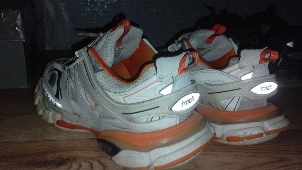 Balenciaga track 1