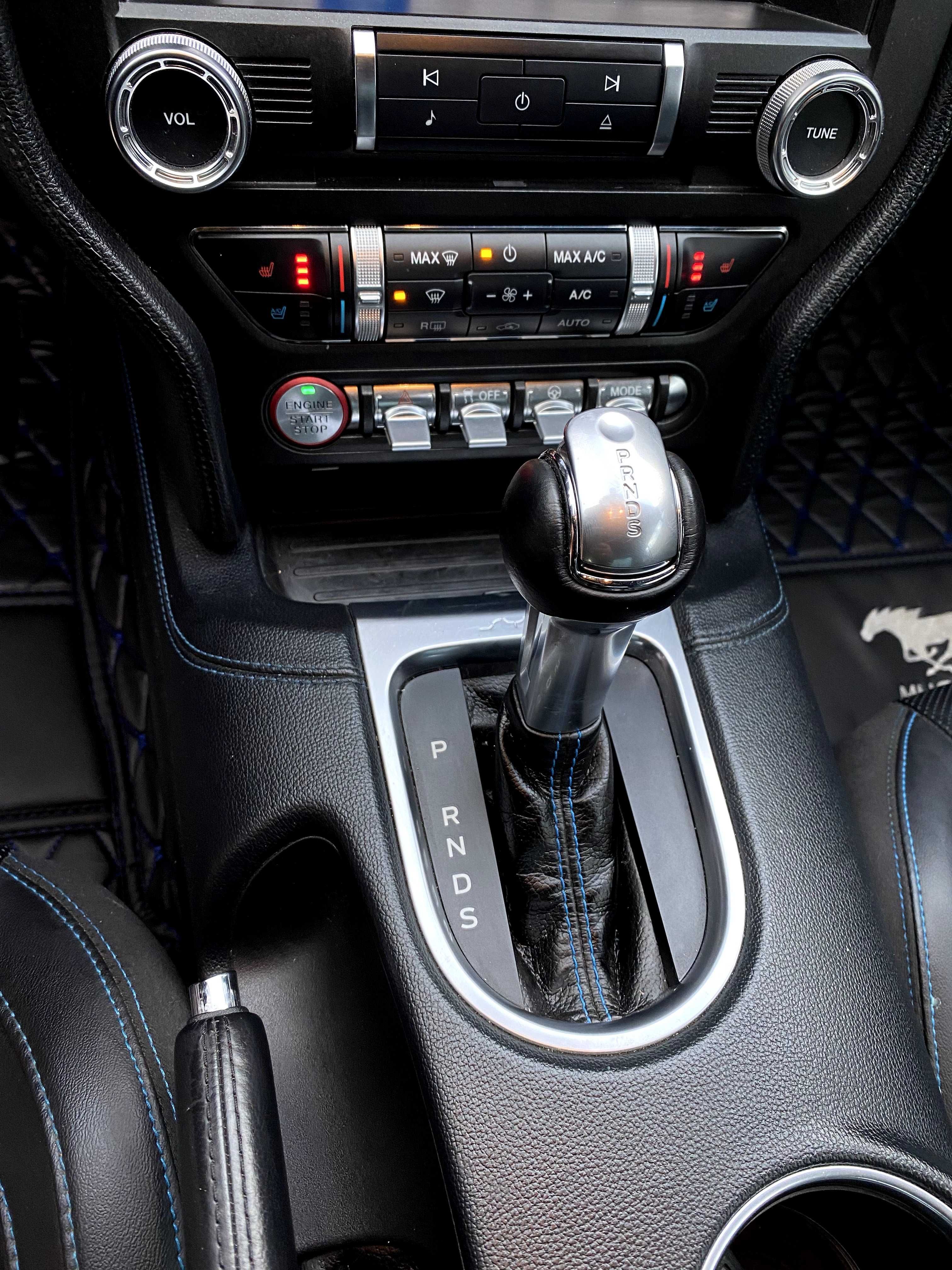 Ford Mustang Premium (2018 модельний рік)