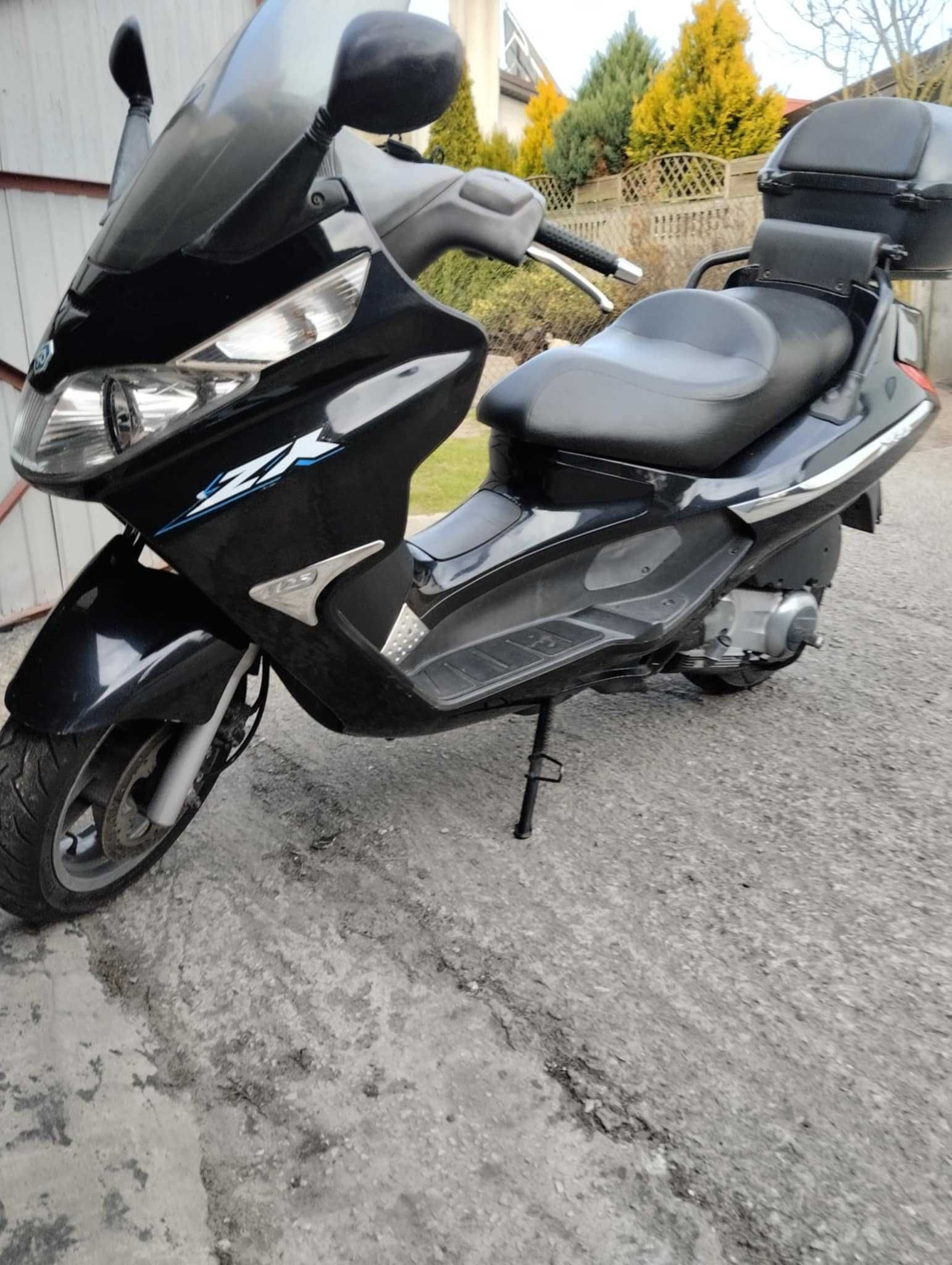 Skuter Piaggo X8 125