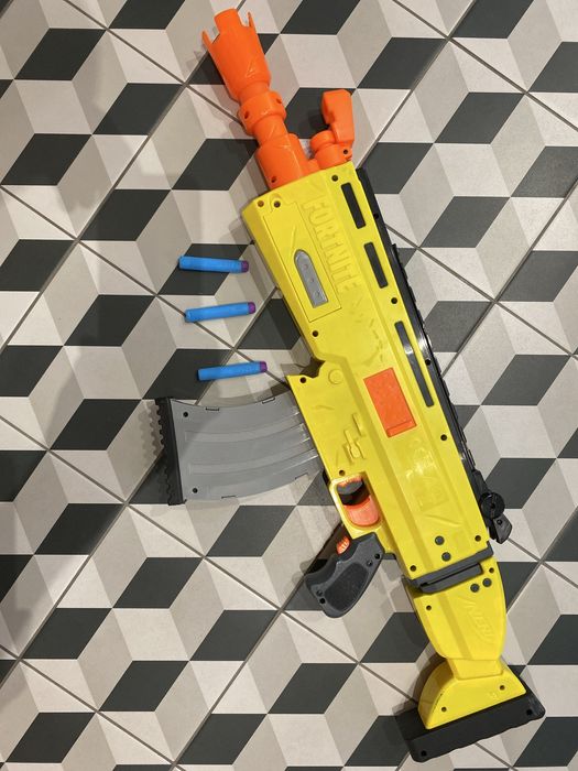 Karabin fortnite nerf