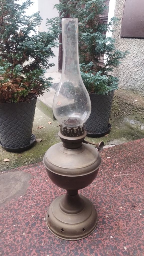 Lampy naftowej z mosiądzu z oryginalnym kominkami