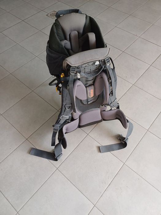 Porta bebé caminhada Deuter