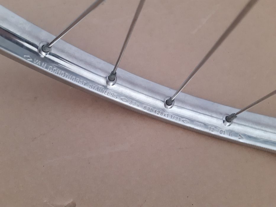 Koło Gazelle 28" 635 przód prądnica i hamulcem rolkowym Shimano Nexus