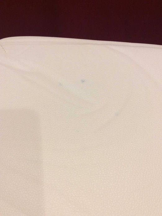 Łóżko do masażu kompletne w pokrowcu.