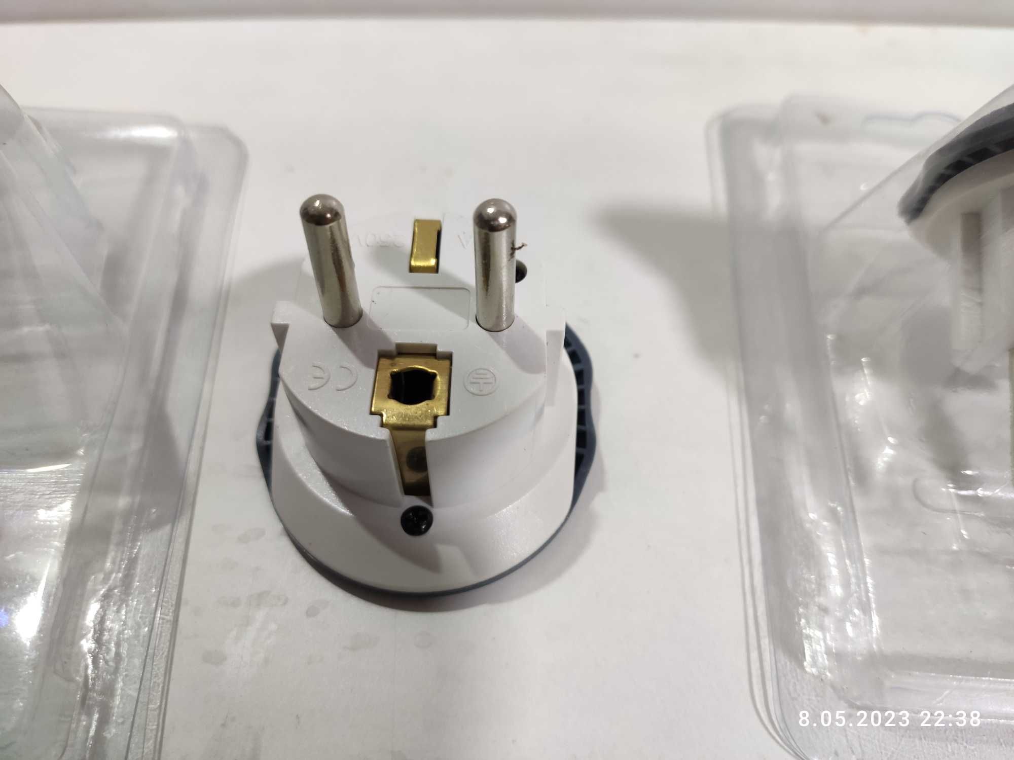 adapter ,przejściówka ,konwerter ,wtyczka EU na UK-US-AU 1sztuka