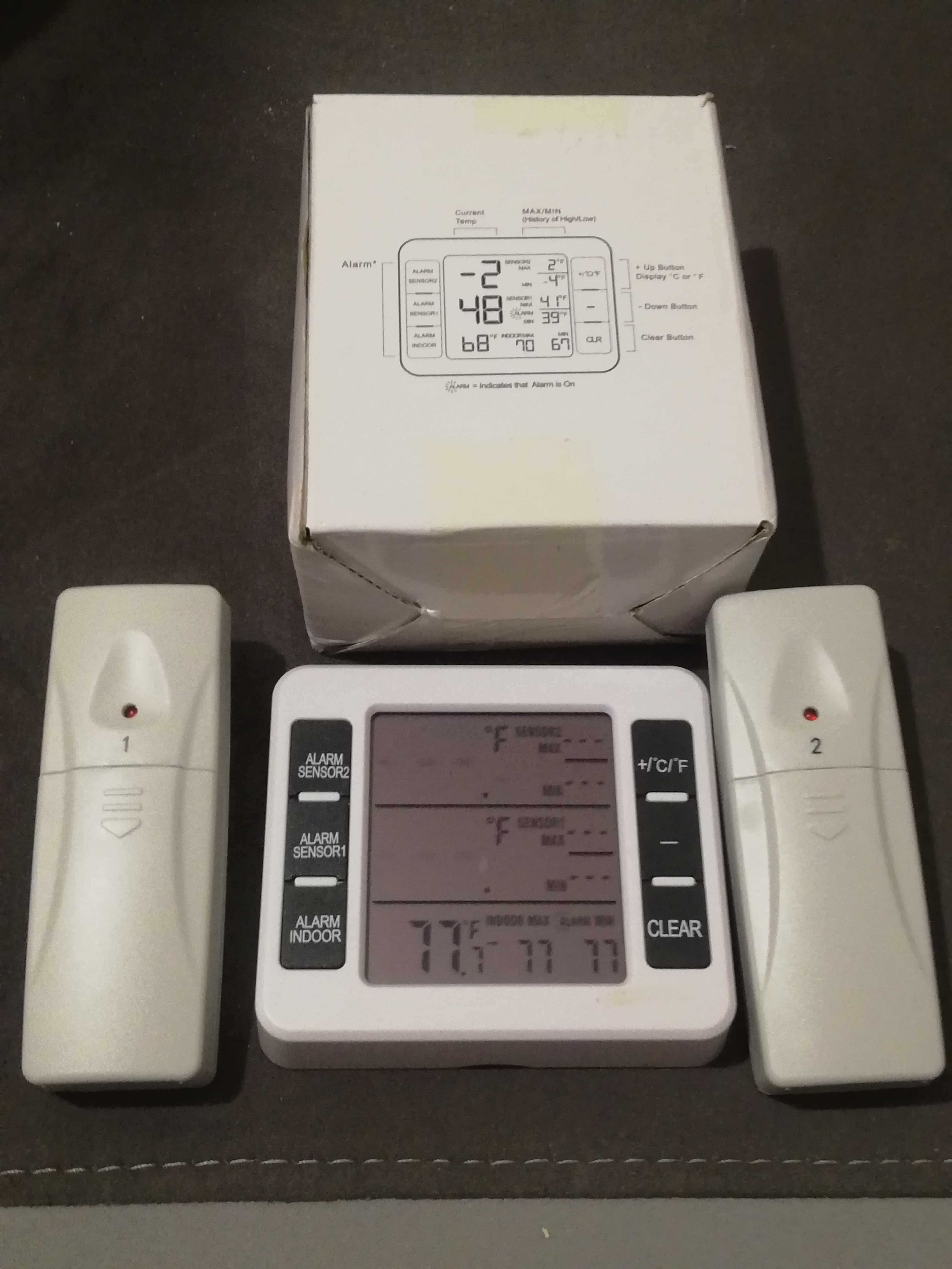 Bezprzewodowy termometr do lodówki z alarmem dźwiękowym.