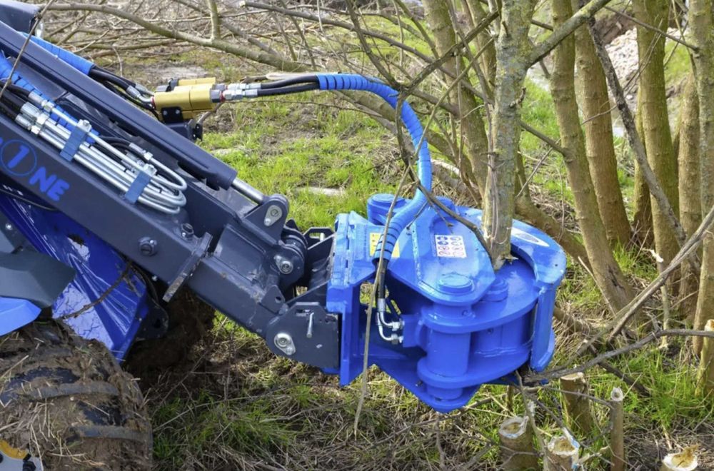 Wynajmij nożyce (szczęki) do wycinania drzew z Avant lub MultiOne 8.5