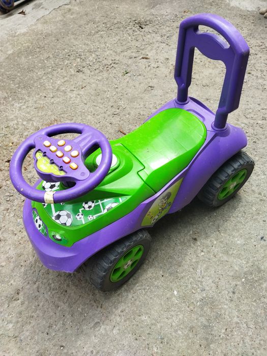 Детский автомобиль.