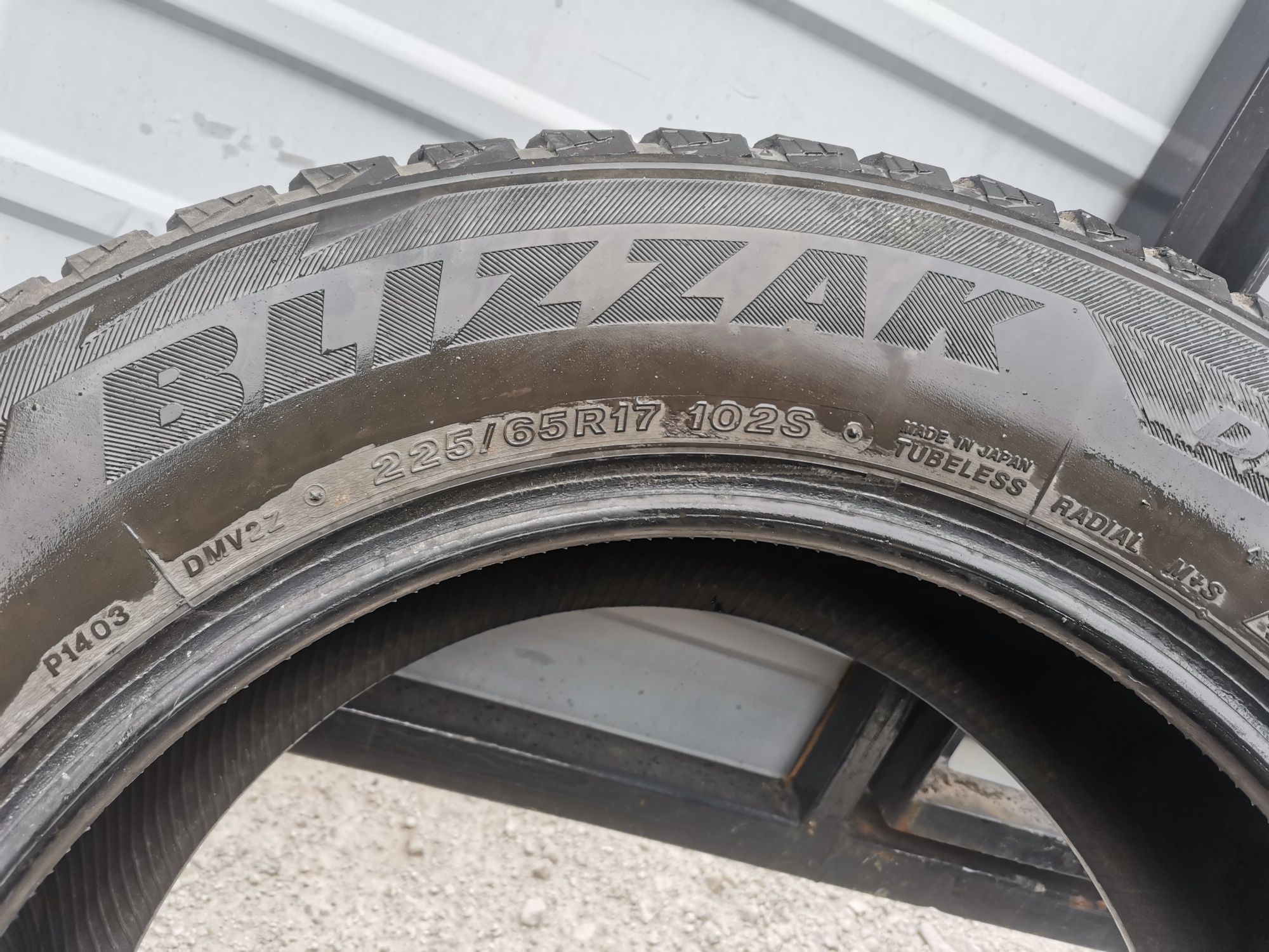 Шини 225 65 r17 bridgestone blizark