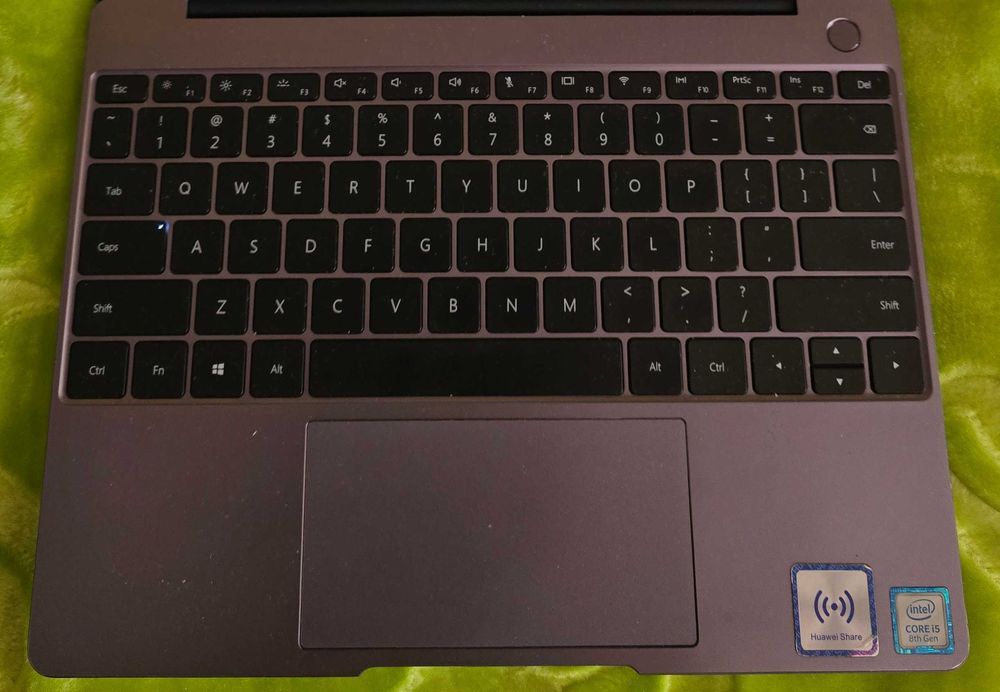 Huawei MateBook 13 bardzo ładny 100% sprawny.