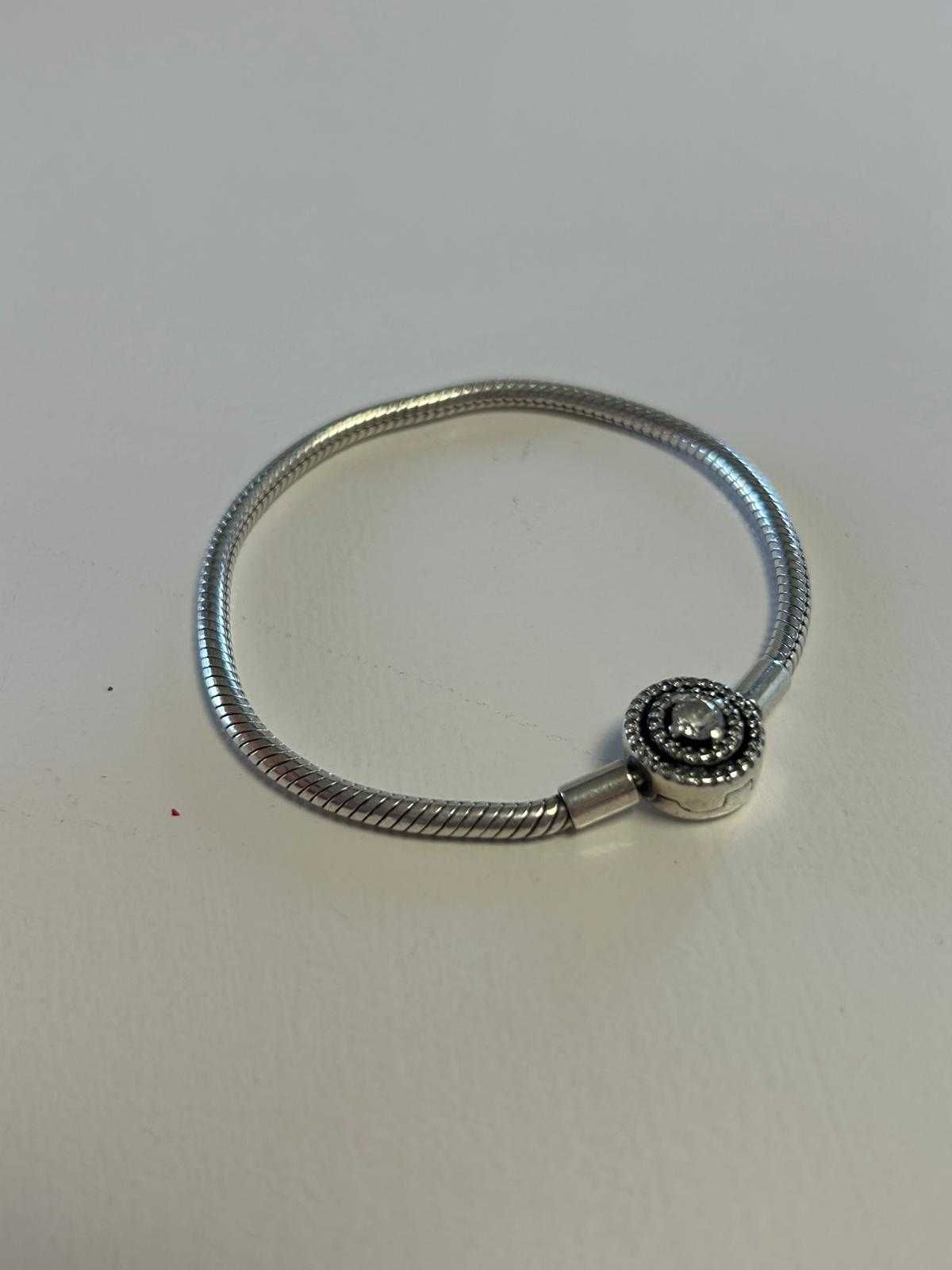 Pulseira Pandora como nova